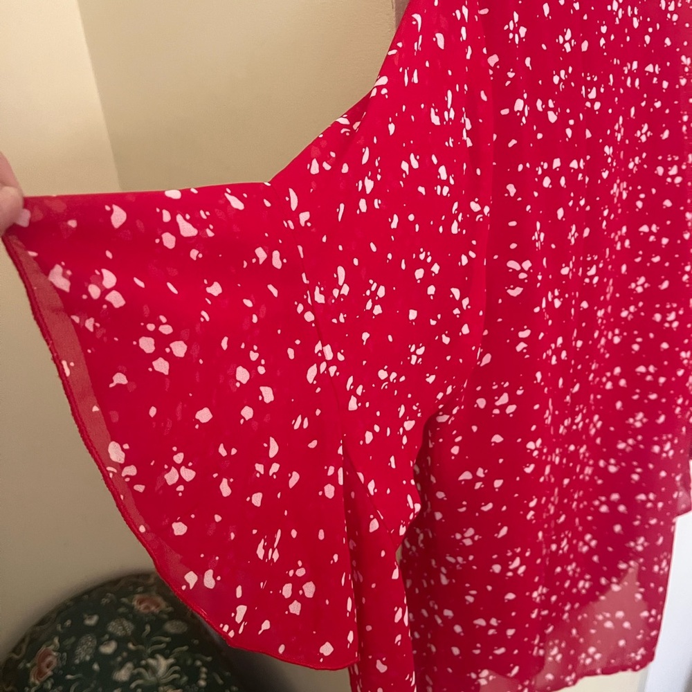 Red White Speckled Flutter Sleeve Top